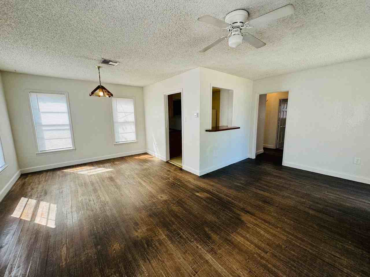 2724 Alexander Ave - Photo 3 of 9