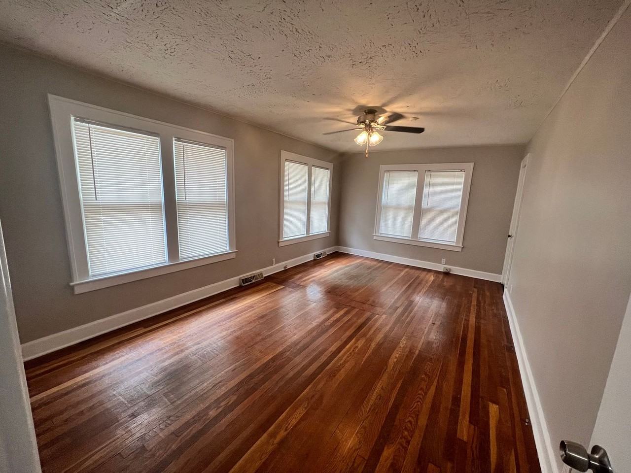 5326 Rockhill Rd - Photo 3 of 14