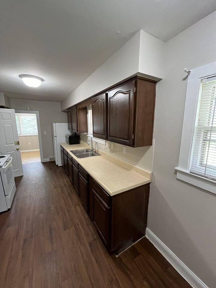 5326 Rockhill Rd - Photo 7 of 14