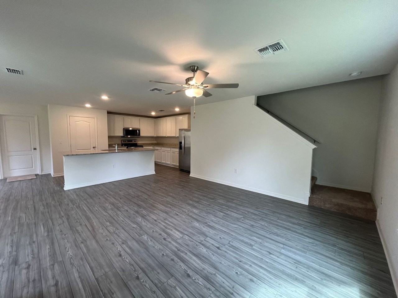 671 Bay Leaf Dr - Photo 5 of 34