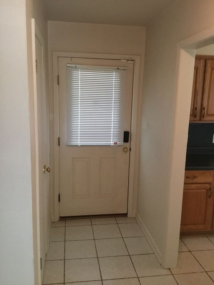 2713 Sevier St - Photo 3 of 20