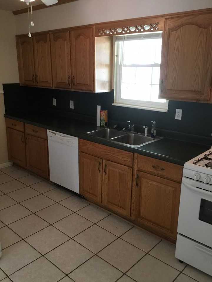 2713 Sevier St - Photo 5 of 20