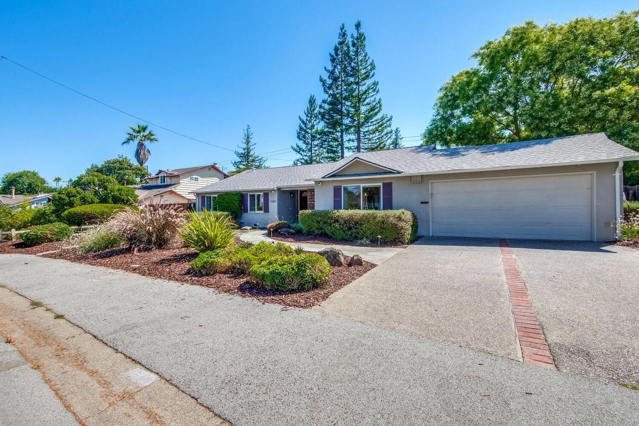 1549 Fordham Way - Photo 2 of 50