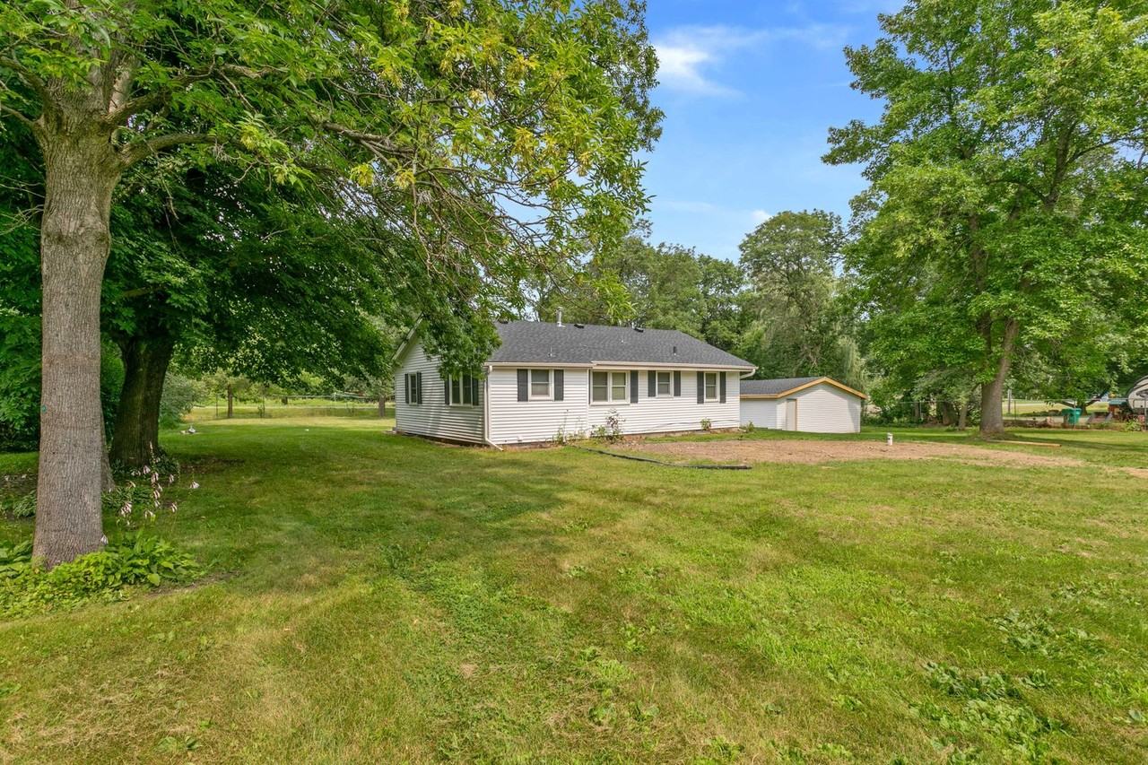 14353 81st St Ne - Photo 2 of 10