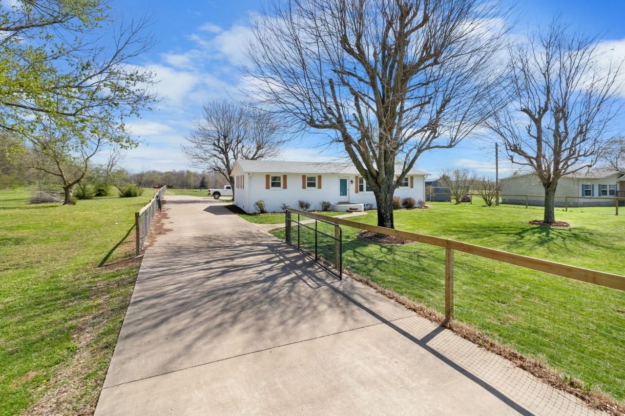 2575 Cook Rd - Photo 3 of 50