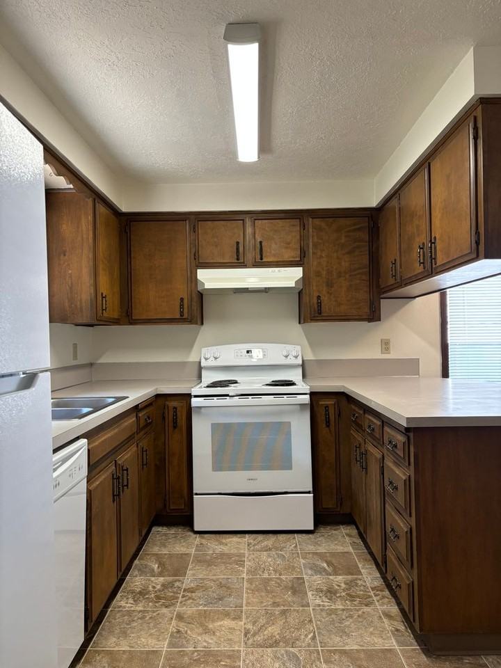 4995 Pam Ave Se - Photo 4 of 13