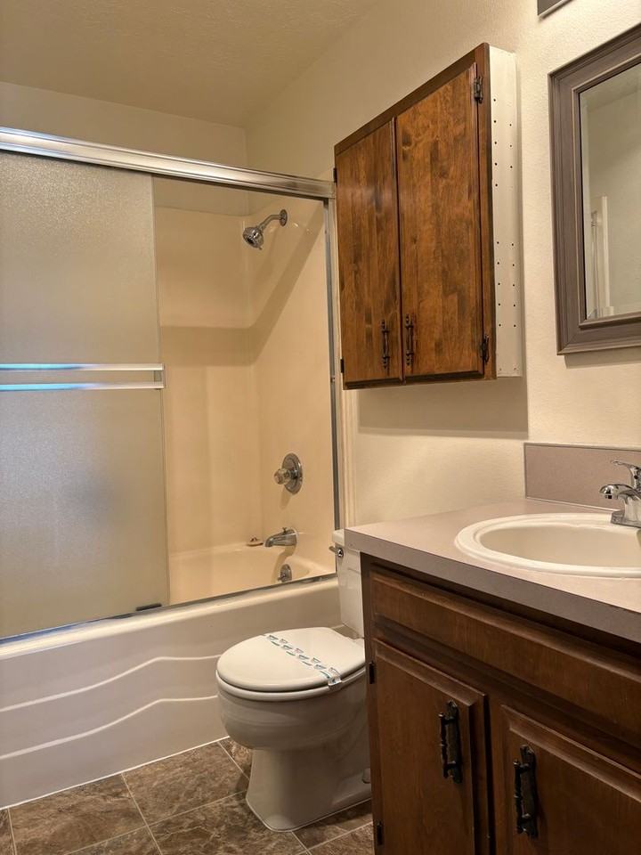 4995 Pam Ave Se - Photo 7 of 13