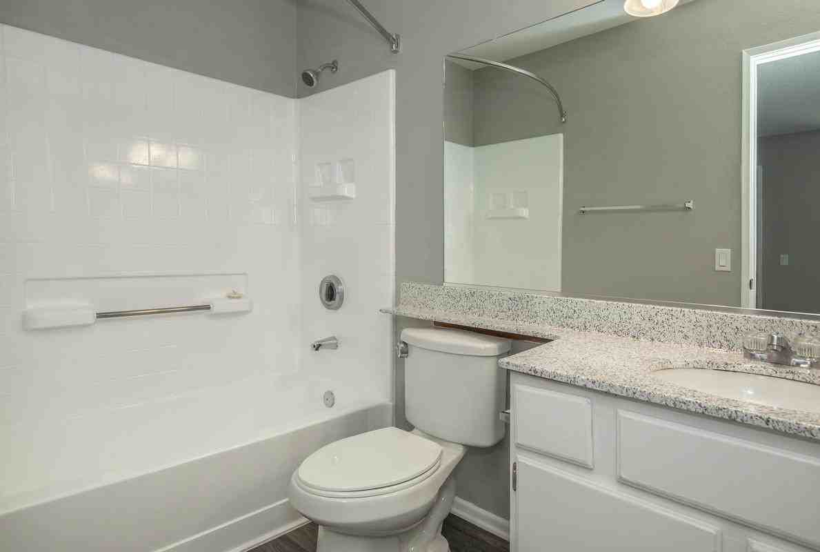 3800 W Devonshire Ave - Photo 4 of 9