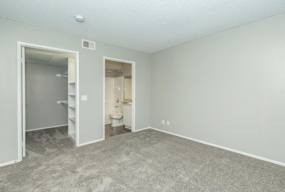 3800 W Devonshire Ave - Photo 5 of 9