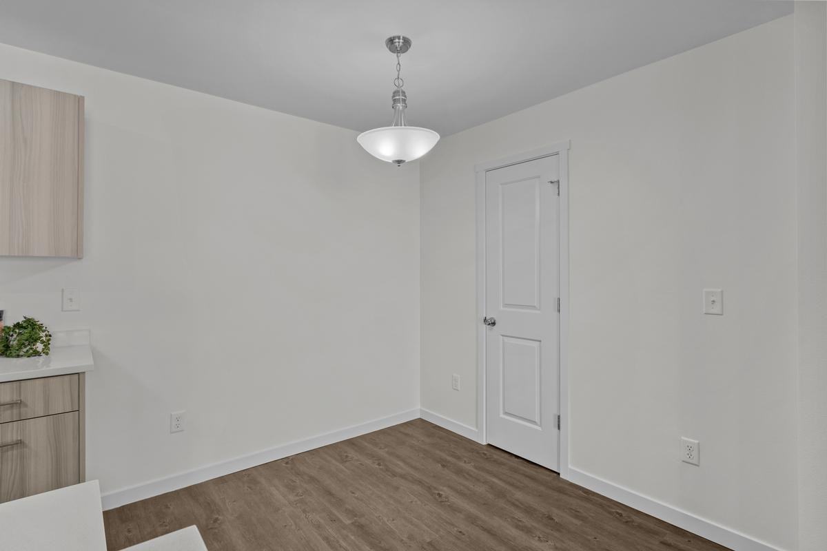 355 Bradley Blvd - Photo 5 of 23