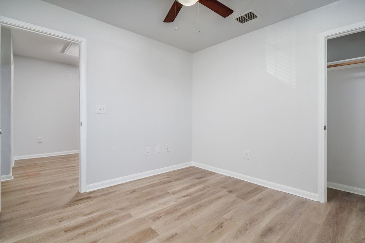 Swaying Oaks - Photo 3 of 15