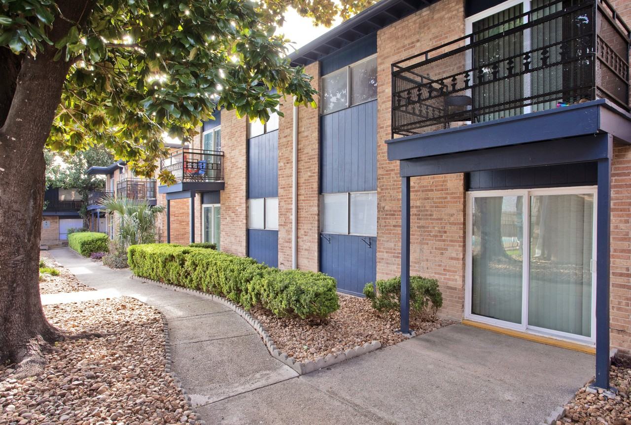 Magnolia Flats - Photo 2 of 19