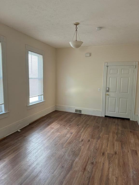 1075 Clinton Ave S - Photo 2 of 8