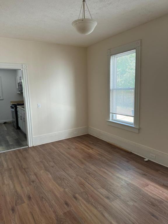 1075 Clinton Ave S - Photo 3 of 8