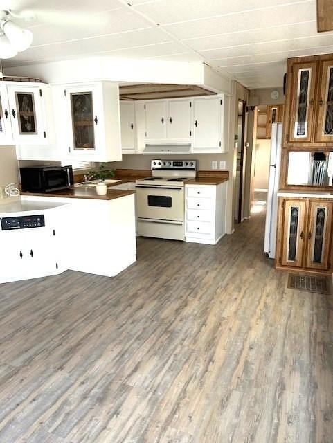 1390 Western Dr - Photo 3 of 9