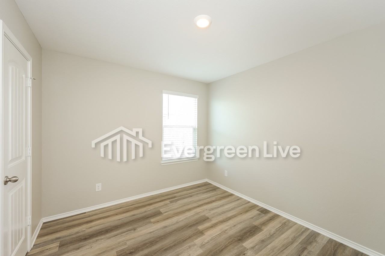 7626 Hercules Pt - Photo 5 of 11