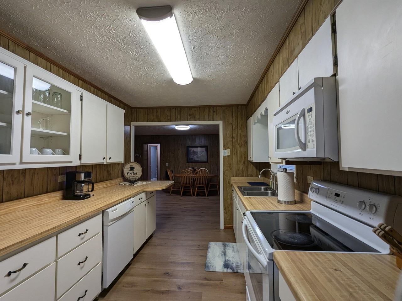 119 N Elizabeth St - Photo 3 of 23