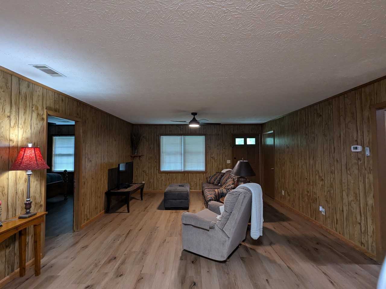 119 N Elizabeth St - Photo 2 of 23