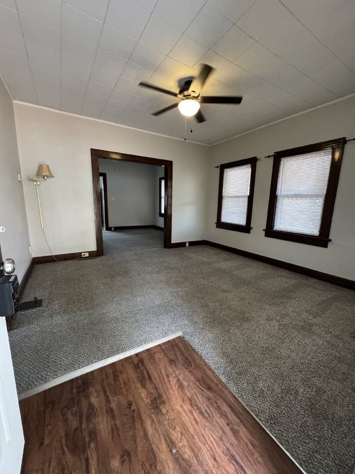 1556 S Palisade St - Photo 5 of 15