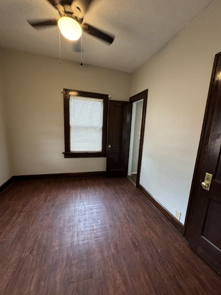 1556 S Palisade St - Photo 7 of 15