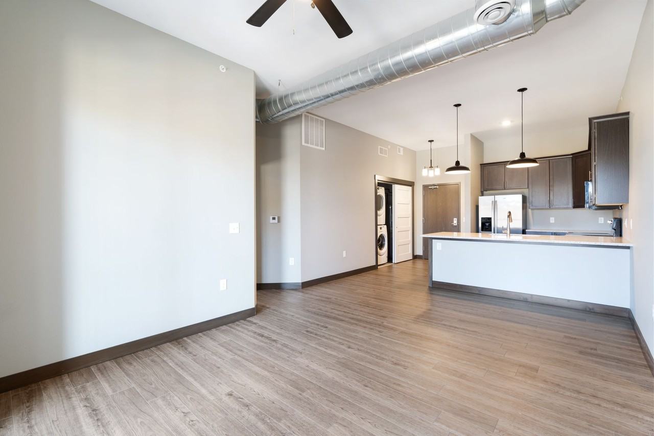 Depot Building C Luxury Rentals - Photo 6 of 17