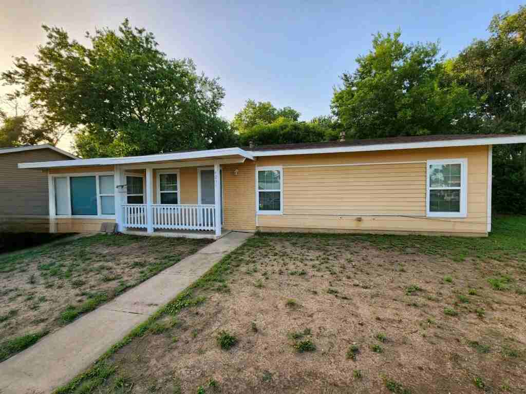 4235 Redstone Dr - Photo 2 of 27