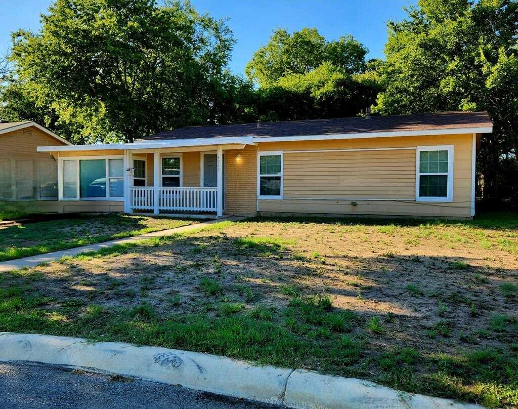 4235 Redstone Dr - Photo 3 of 27