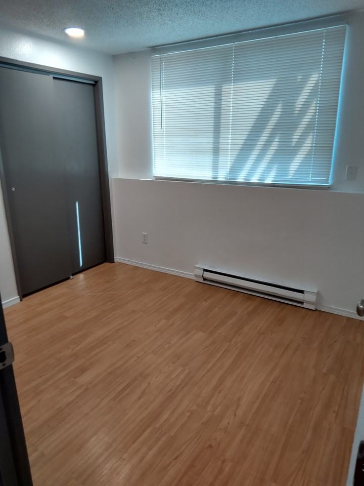 318 East Baldwin Avenue #5 - Photo 3 of 11