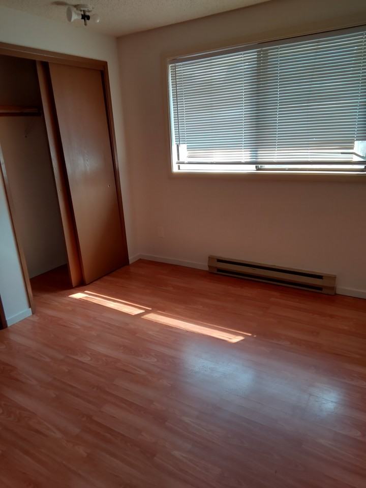 318 East Baldwin Avenue #5 - Photo 5 of 11