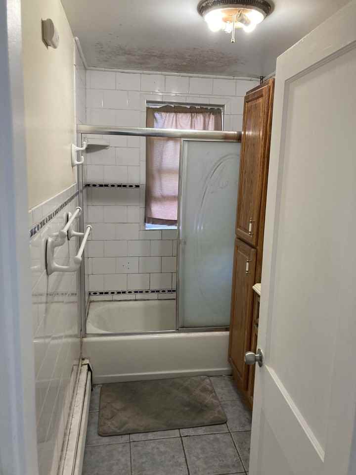 140 Presidents Ln - Photo 2 of 12