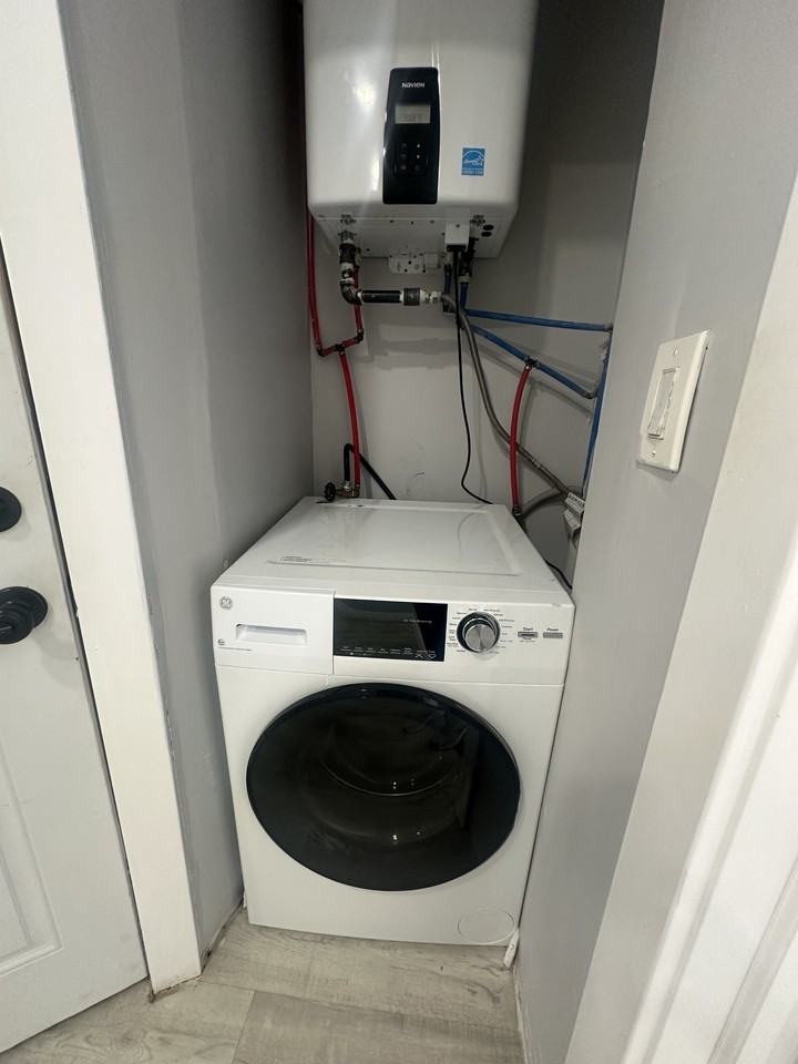 85 Zabriskie St #4 - Photo 2 of 9