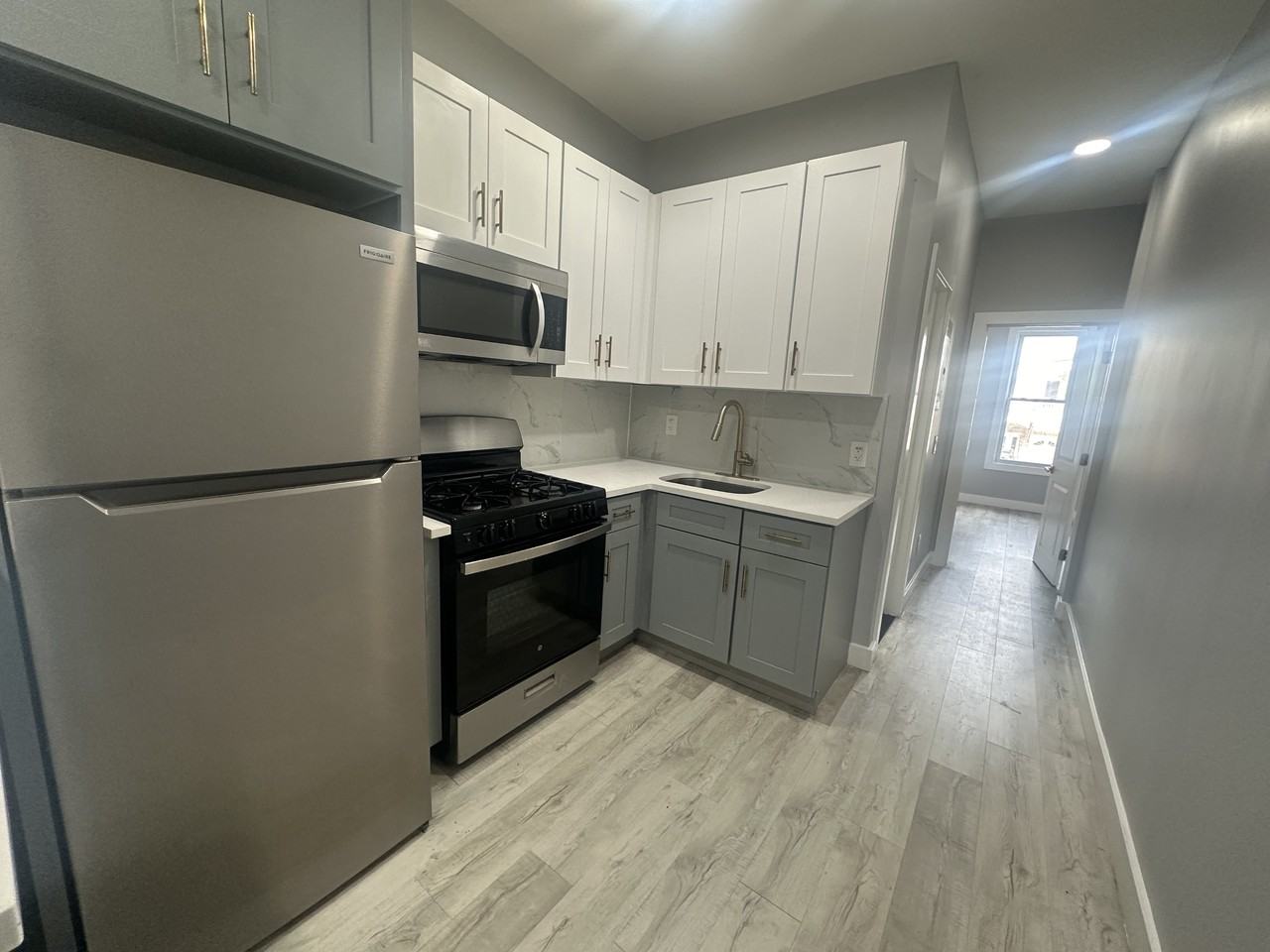 85 Zabriskie St #4 - Photo 3 of 9