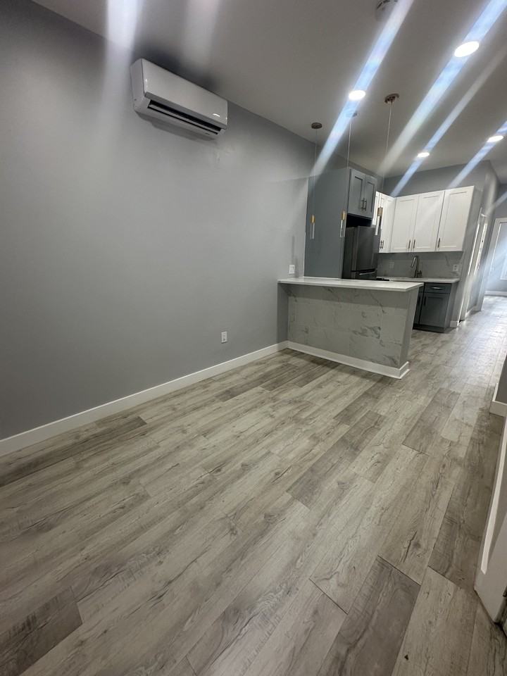 85 Zabriskie St #4 - Photo 4 of 9