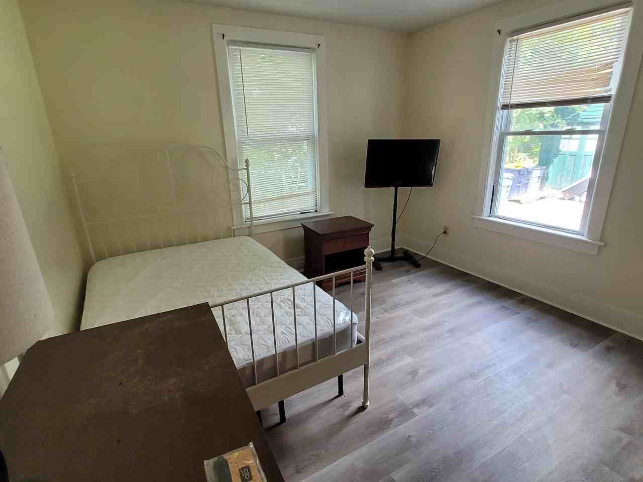 32 Cliff St #1 - Photo 5 of 7