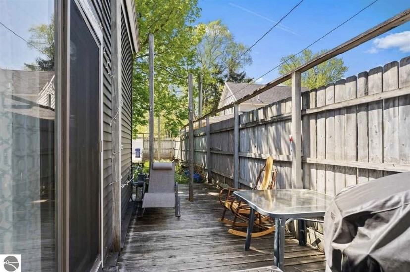 219 W 9th St #B - Photo 2 of 10