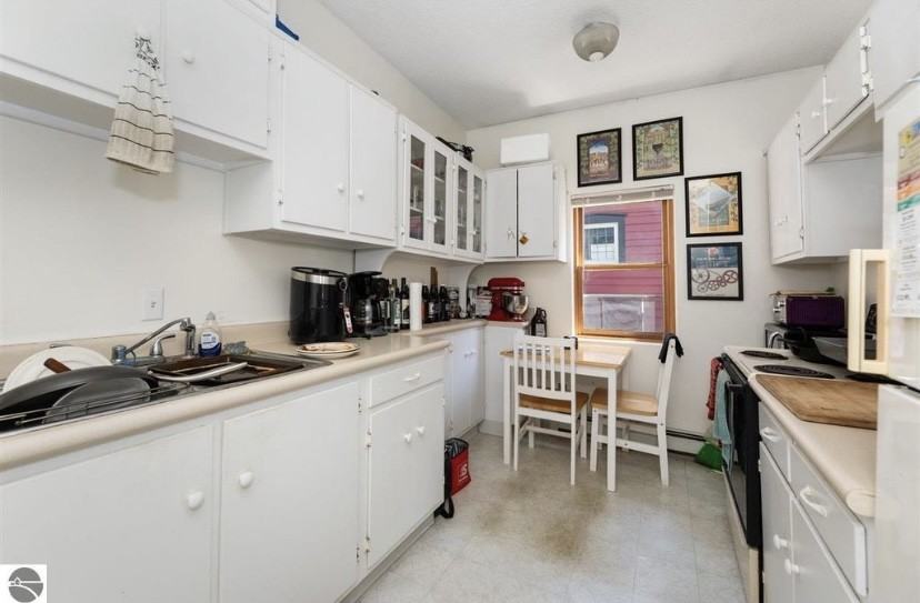 219 W 9th St #B - Photo 5 of 10