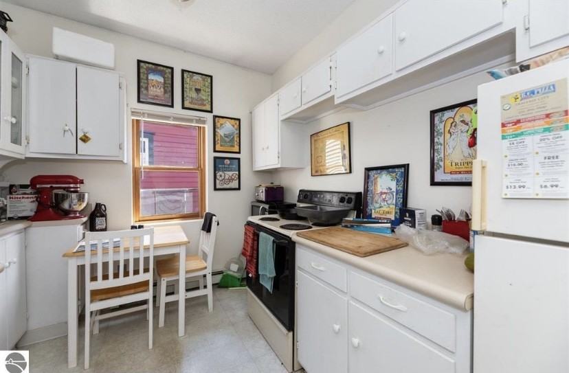 219 W 9th St #B - Photo 6 of 10