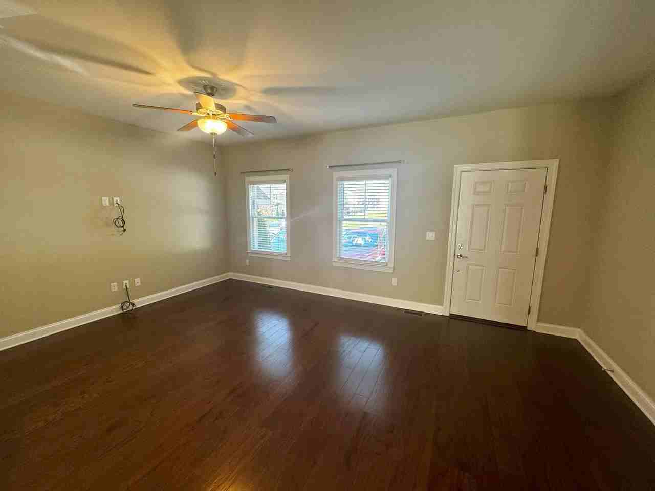 312 Sapphire Dr - Photo 3 of 22