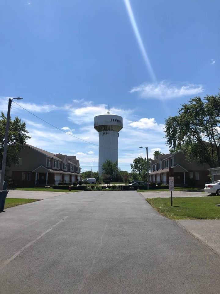 20154 Willow Dr - Photo 2 of 16