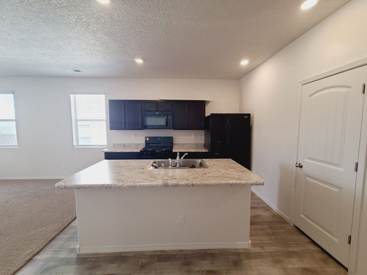 39 Hermanos Loop - Photo 6 of 31