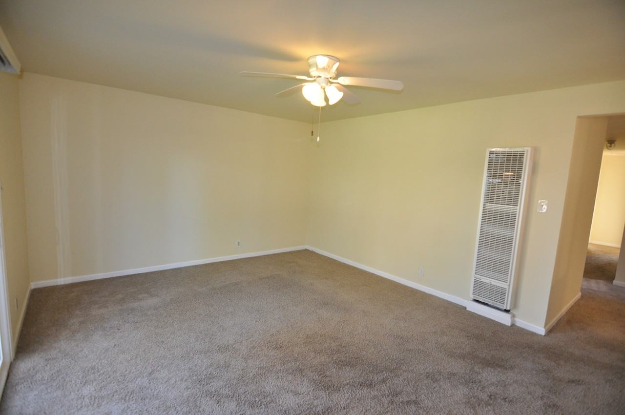 1583 Marietta Dr - Photo 3 of 16