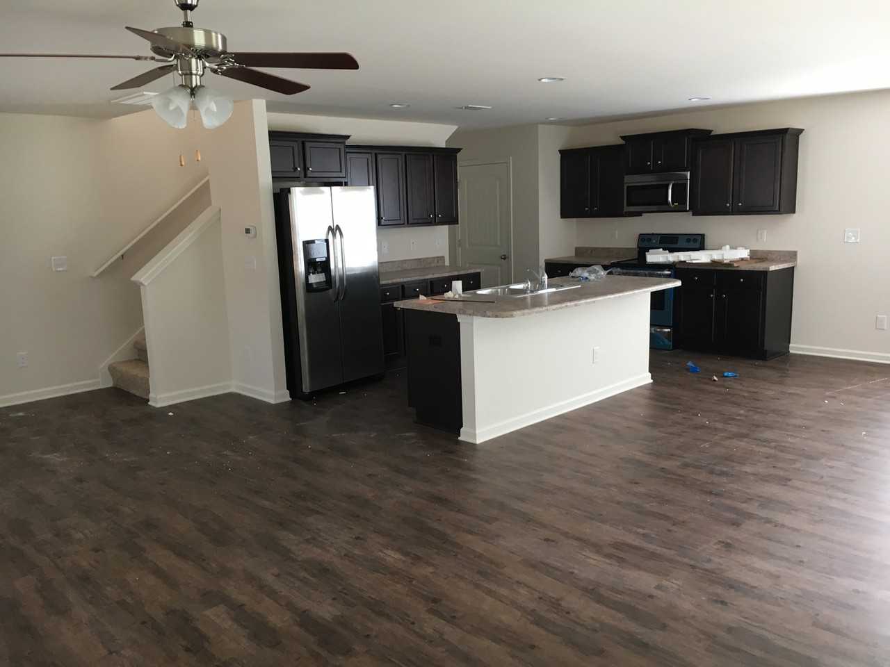 304 Reed Way - Photo 7 of 37