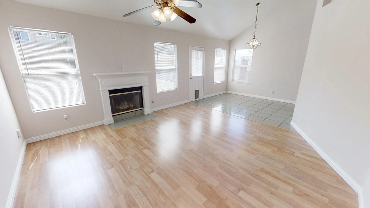 7515 Bonita Dr - Photo 3 of 18