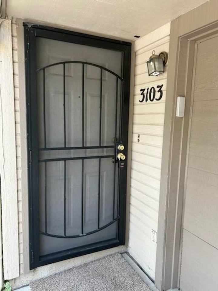 3103 N Connor St - Photo 4 of 7