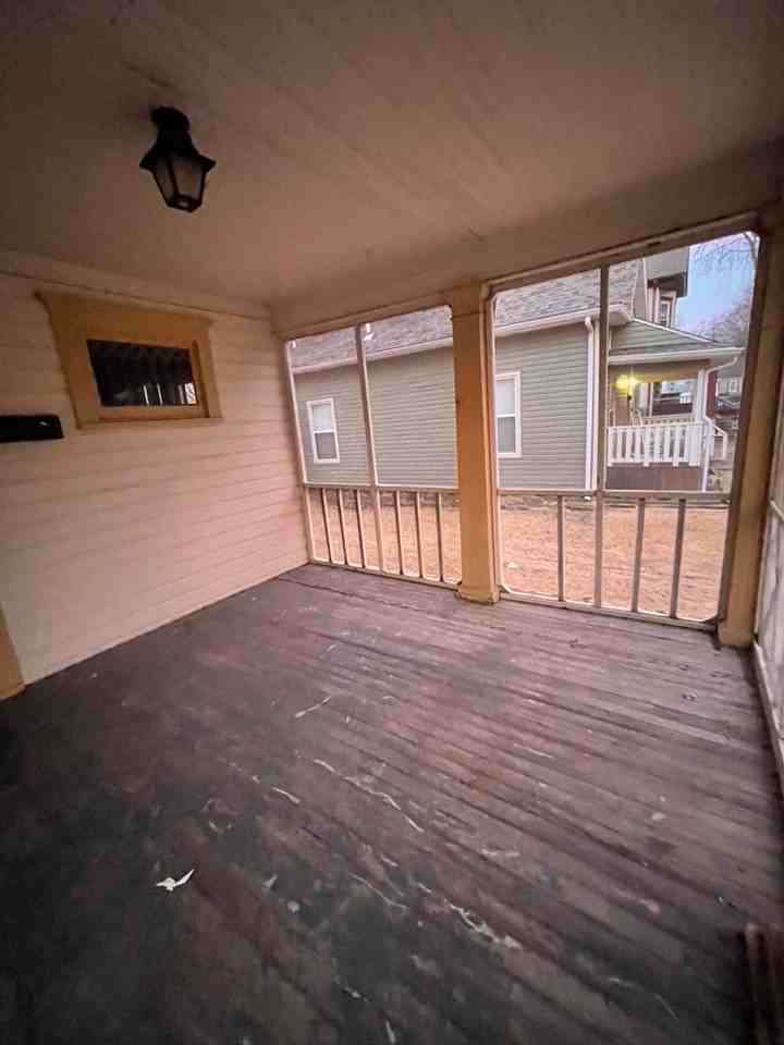 714 W 7th St - Photo 2 of 17