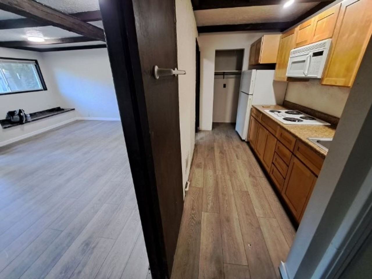 1427 May Street - Photo 3 of 9