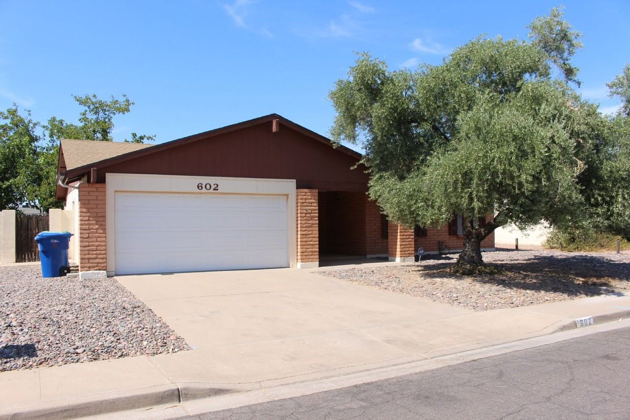 602 W Kilarea Ave - Photo 3 of 26