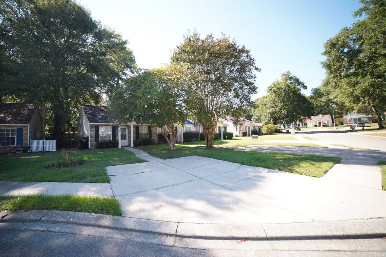 3130 Hotchkiss Ln - Photo 2 of 28