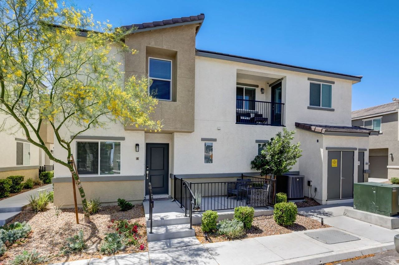 12128 Frost Line Road - Photo 3 of 39