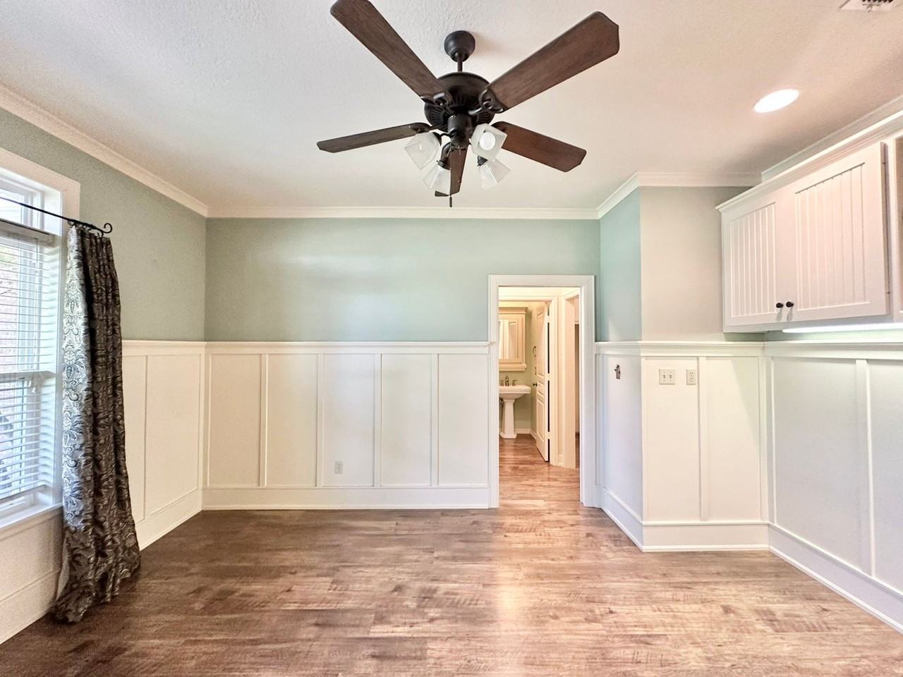 19390 Sandhill Ln - Photo 4 of 44